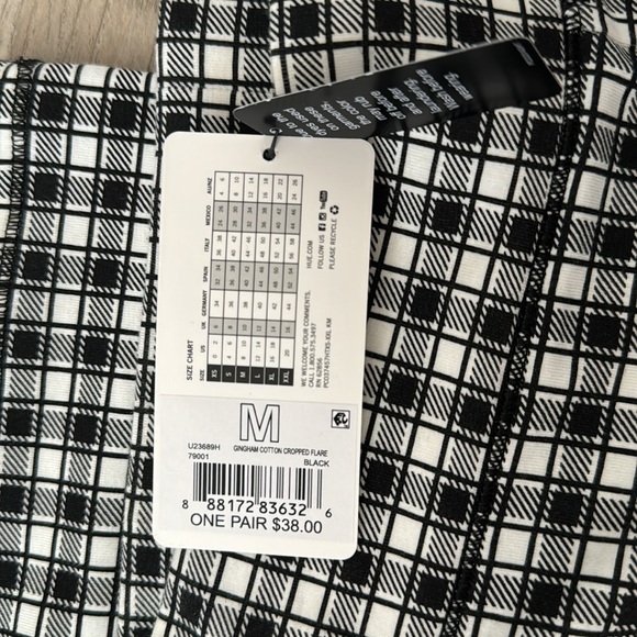 Size M -Hue black and White NWT pull on pant - Picture 2 of 3